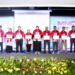 Karyawan/ti JNE yang kerja di bagian frontliner menerima penghargaan "Anugerah Insan Layanan Terbaik 2025’ dari Asosiasi Service Quality Indonesia (ASQI))