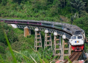 pemerintah memberi diskon tiket kereta khusus untuk liburan Nataru 2025