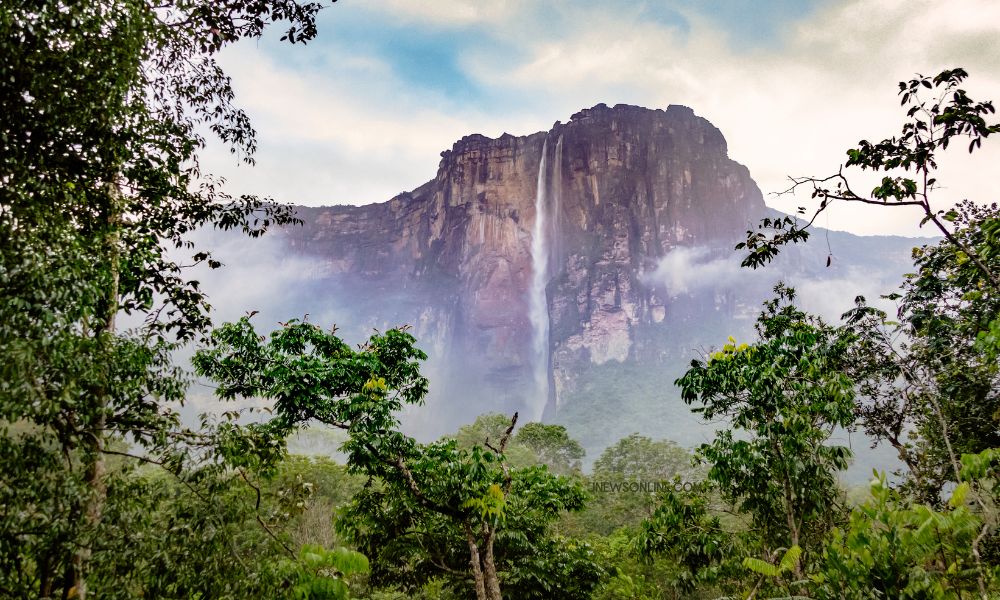 Air Terjun Tertinggi di Dunia dengan Pemandangan yang Luar Biasa