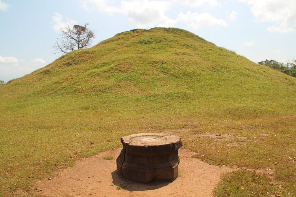 Candi Abang: Candi "Tak Kasatmata" dari Bata Merah di Yogyakarta