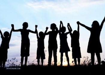 Hari Anak Sedunia: Menjadi Orang Dewasa yang Aman