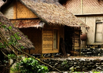 Rumah Adat Tagog Anjing: Bentuk dan Filosofinya