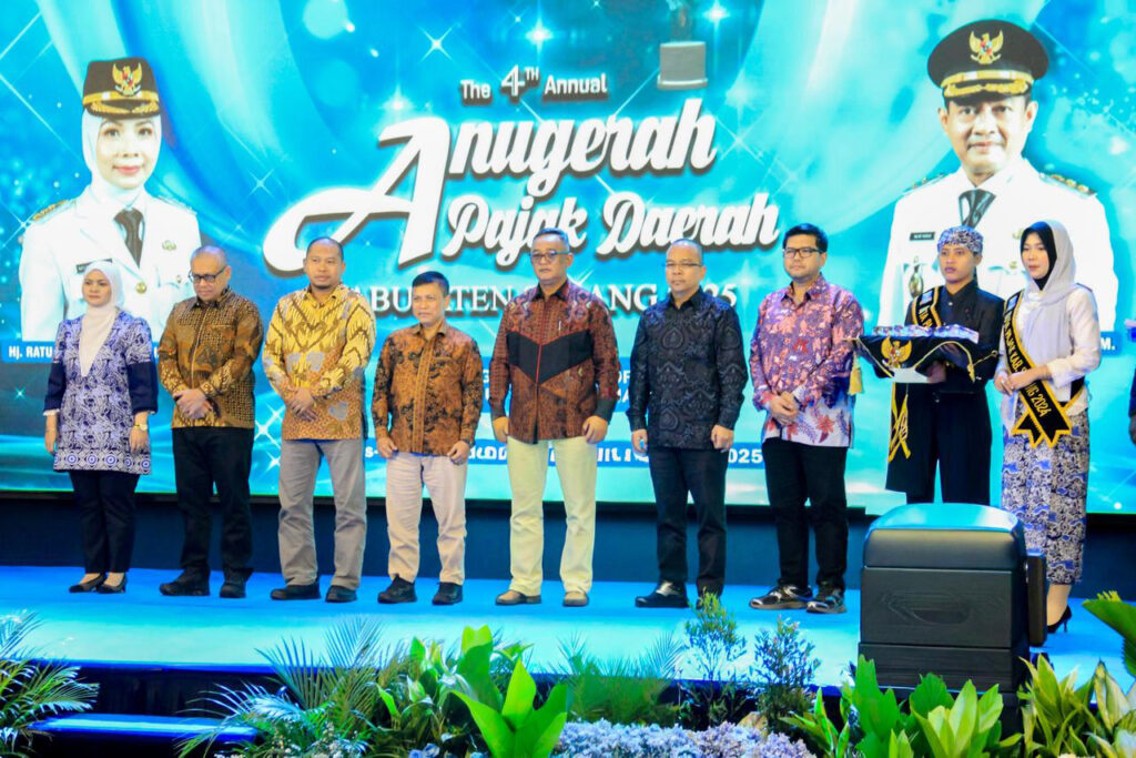 Acara Anugerah Wajib Pajak Bapenda Pemkab Serang