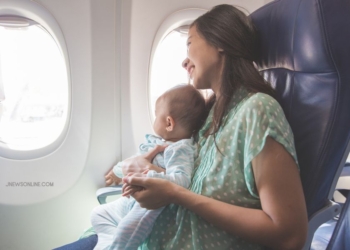7 Tips Naik Pesawat dengan Bayi agar Perjalanan Tetap Nyaman