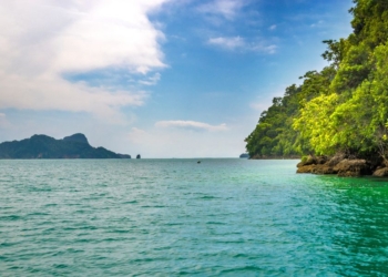 Pantai Sendang Biru Kabupaten Malang dan Keindahan Alam Lautnya