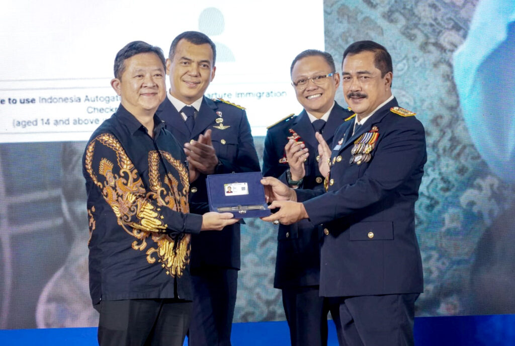 Dirjen Imigrasi membuka kesempatan bagi warga diaspora yang punya ikatan khusus, seperti hubungan darah dan kekerabatan, dengan Indonesia, izin tinggal tanpa batas waktu