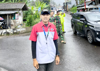 kurir jne ini kenang korban tanah longsor yang biasa ia kirimi paket