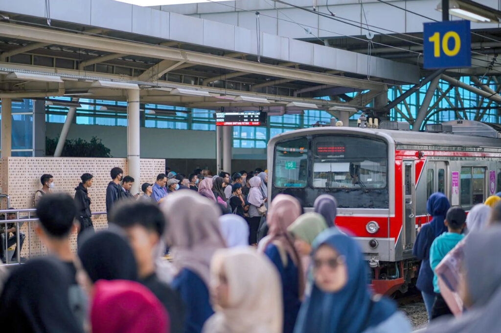 penumpang KRL jalur kulon terus naik setiap tahun