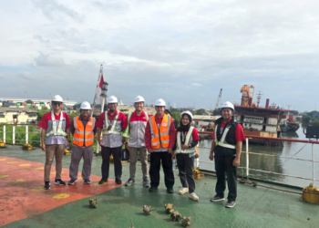 kepala cabang jne purwakarta mengunjungi depo spil di kawasan Pelabuhan Tanjung Priok