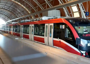 pemprov gratiskan transportasi umum di jakarta di hari lebaran