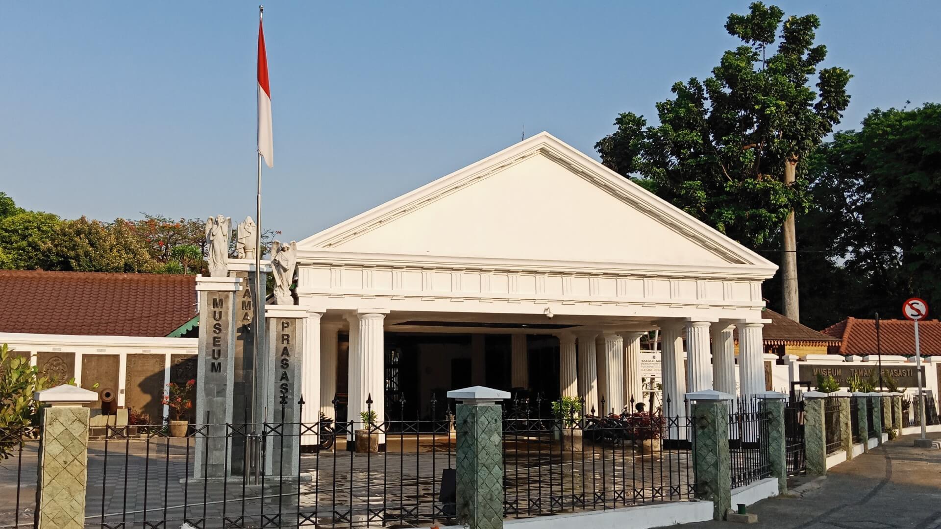 Museum Taman Prasasti: Jejak Sejarah di Tengah Kota Jakarta