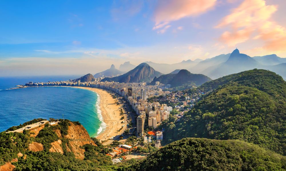 Pantai Copacabana: Pesona Pantai Brasil yang Mendunia