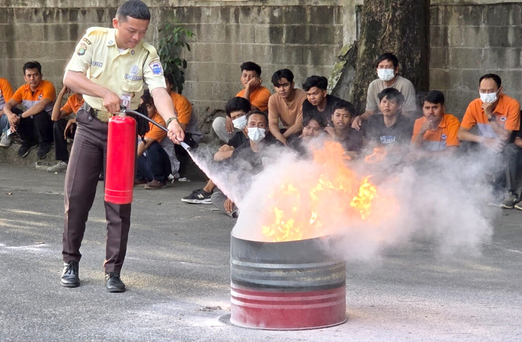 simulasi tanggap darurat kebakaran