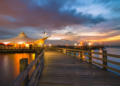 Pemandangan sunset di Pantai Ancol.