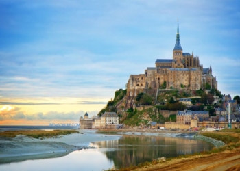 Mont Saint-Michel di Prancis: Destinasi Wisata yang Wajib Masuk Bucket List