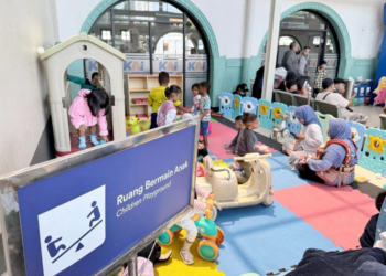 Salah satu area bermain anak di stasiun kereta api. (Foto: Istimewa).