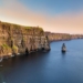 Cliffs of Moher: Tebing Ikonik Irlandia dengan Panorama Samudra Atlantik