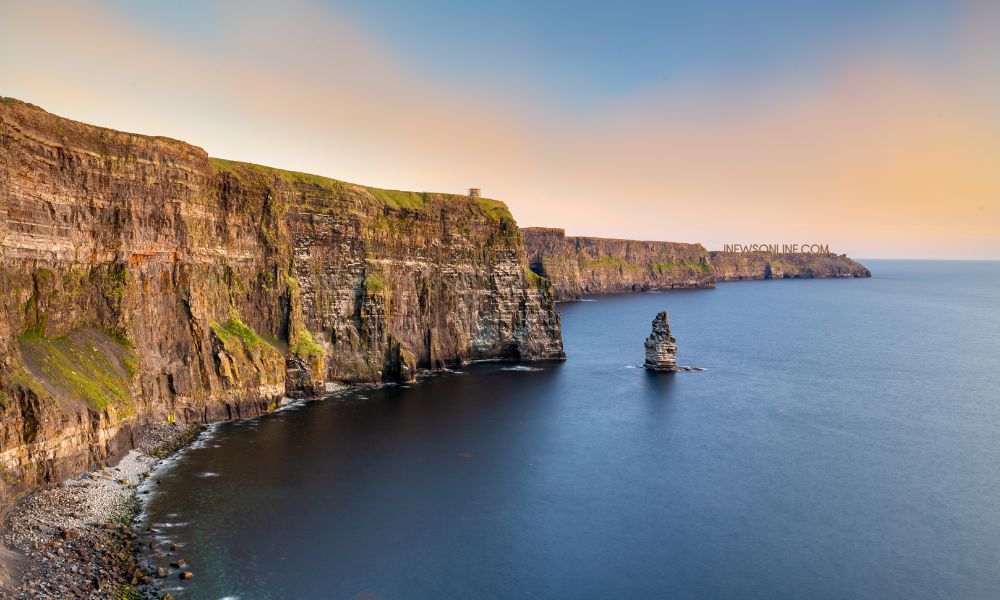 Cliffs of Moher: Tebing Ikonik Irlandia dengan Panorama Samudra Atlantik