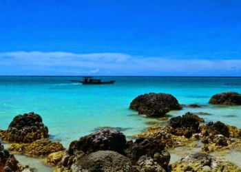 Pantai Tureloto Nias: Pesona Laut Jernih yang Dijuluki Laut Mati dari Indonesia