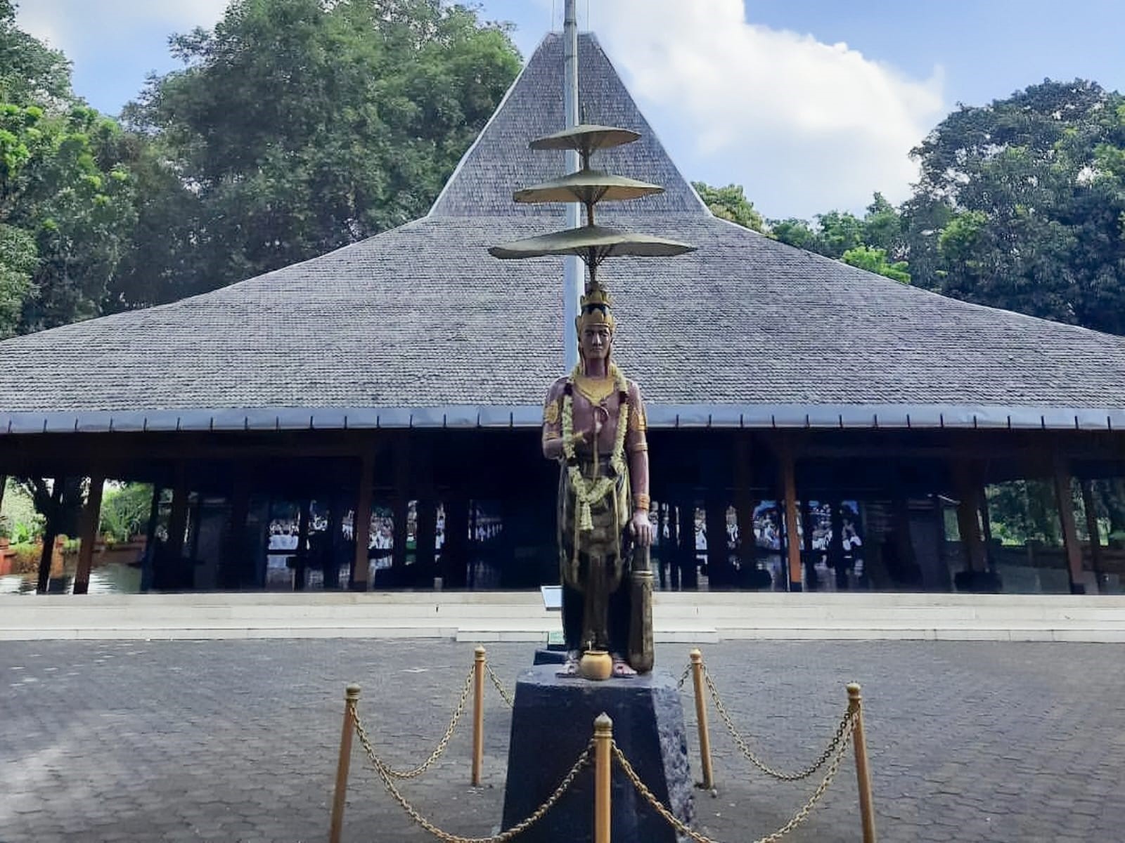 Pendopo Agung Trowulan: Jejak Sejarah Majapahit yang Masih Terjaga