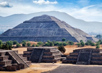 Teotihuacan Meksiko: Pesona Kota Kuno dengan Piramida Matahari dan Bulan