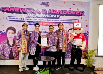 kepala cabang JNE di Denpasar