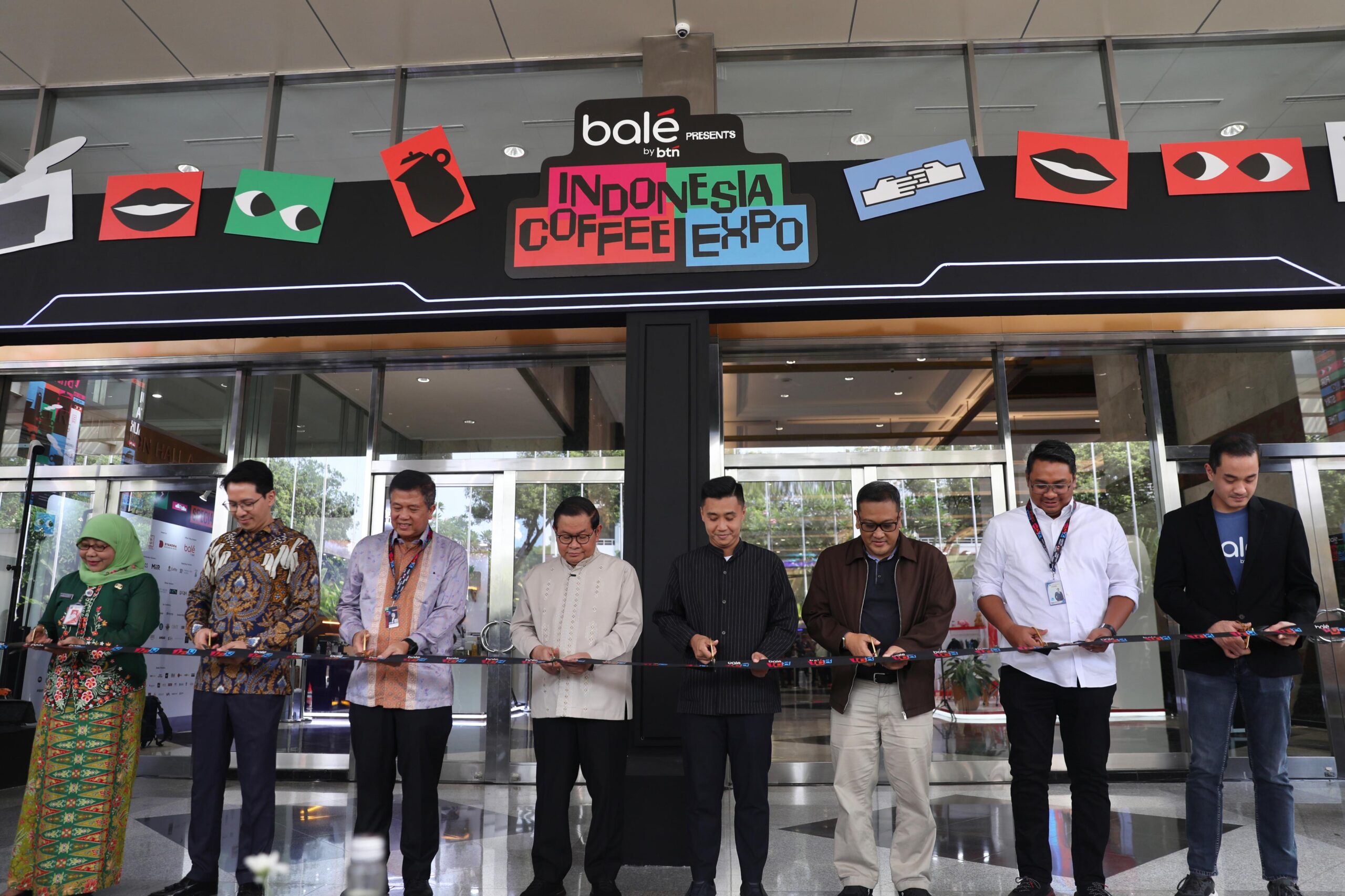 Gubernur DKI Jakarta, Pramono Anung membuka Indonesia Coffee Expo.