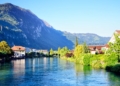 Sungai Aare: Pesona Sungai Biru Jernih yang Membelah Kota Bern, Swiss