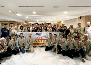 44 karyawan jne berangkat umrah ke tanah suci