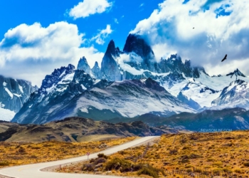 Pesona Patagonia Amerika Selatan, dari Pegunungan hingga Gletser