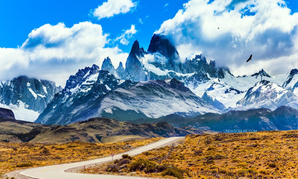 Pesona Patagonia Amerika Selatan, dari Pegunungan hingga Gletser